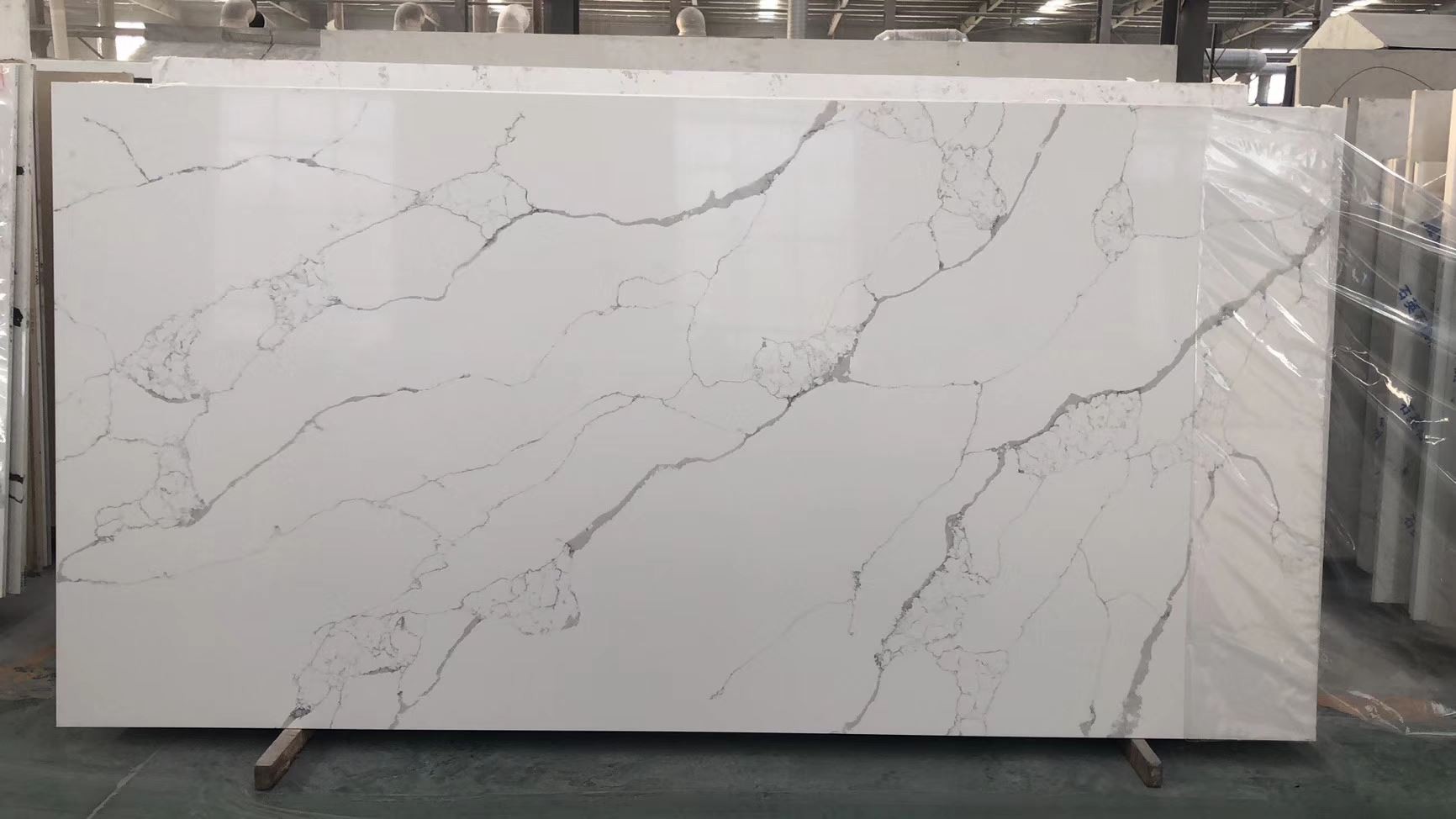 Calacatta quartz stone slabs