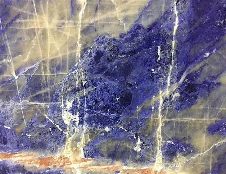 Sodalite-Blue-Jasper-Precious-Stone-Marble-Azul-Bahia-Semi-Luxury-Stone.webp (2)(001)