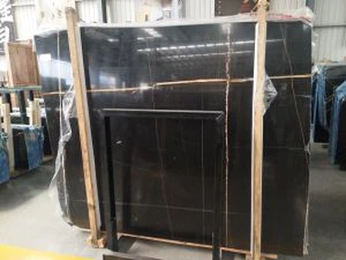 Marmo Nero Laurent in oro nero