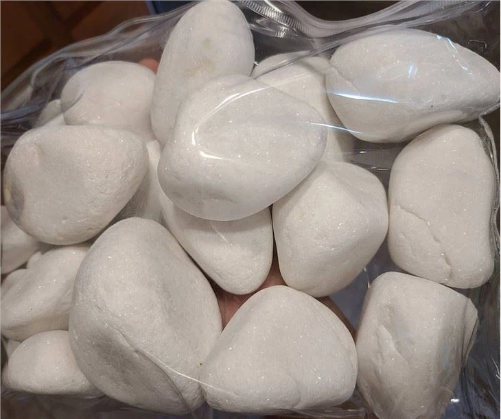 Bulk white quartz pebble