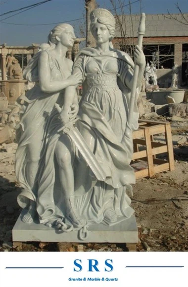 Statue di figure in marmo bianco